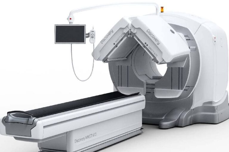 PET scan machine for nuclear medicine diagnostics
